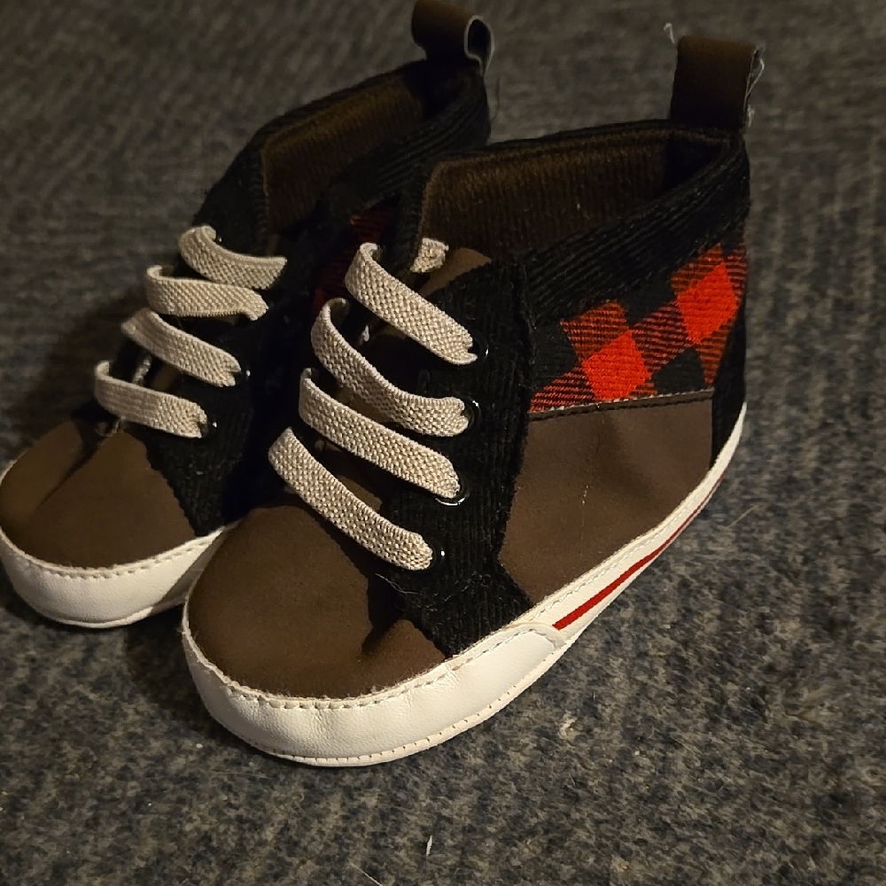 OshKosh B'gosh Red and Brown Sneakers Low-Top Casual